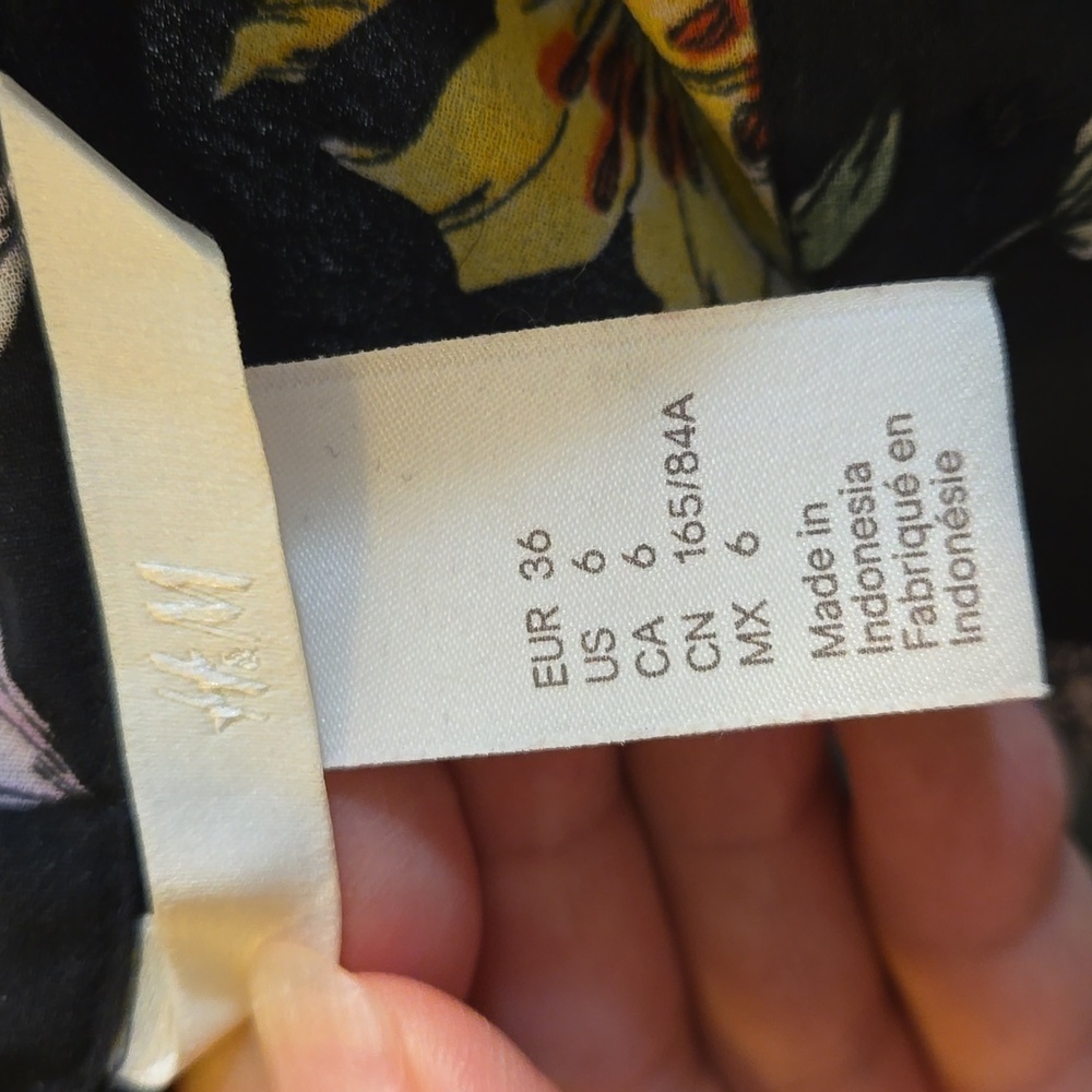H & M Sheer Sleeveless Floral Top - Picture 4 of 5